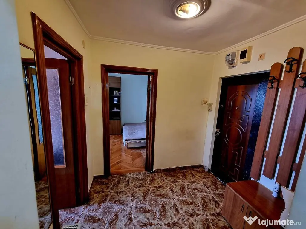 Gara mangaliei-apartament 2 camere decomandat 52 mp 