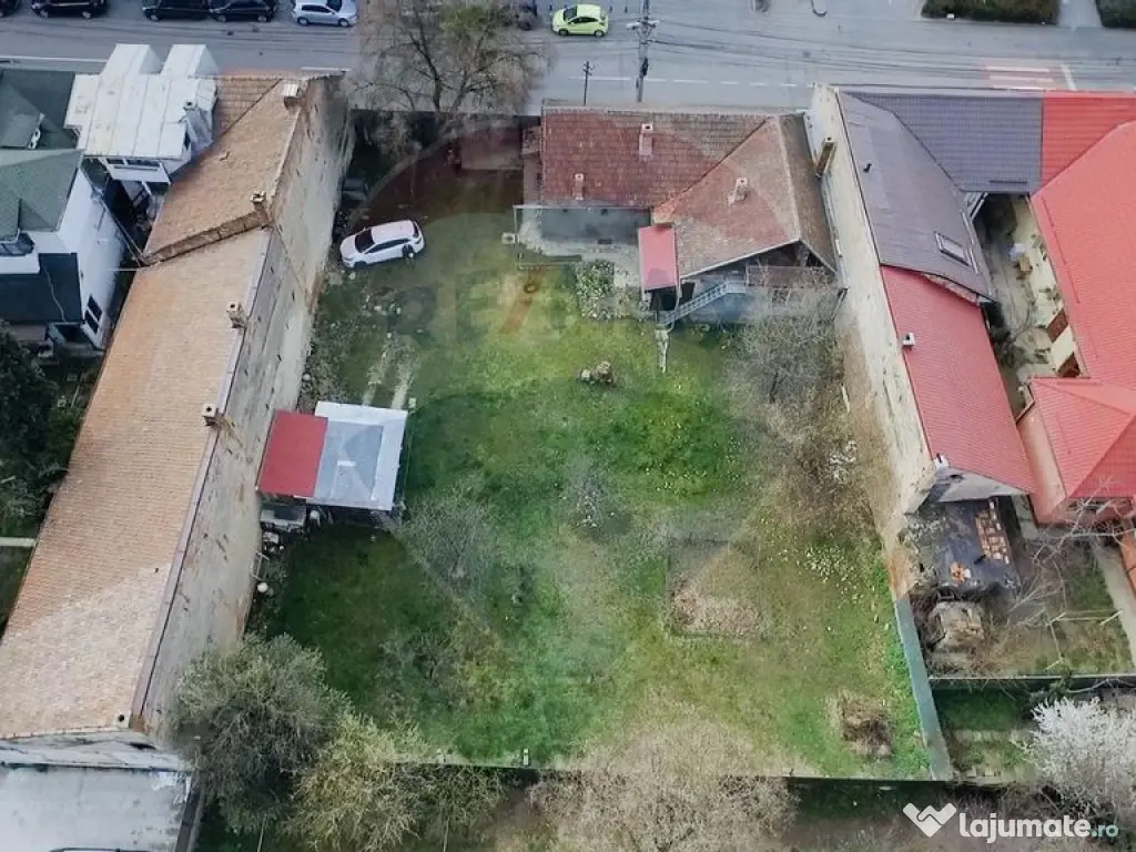 Teren de vanzare in zona Centrala 