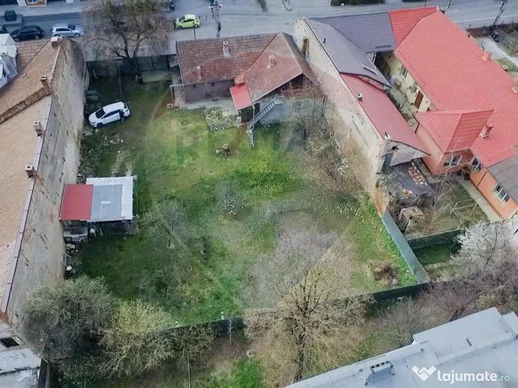 Teren de vanzare in zona Centrala 
