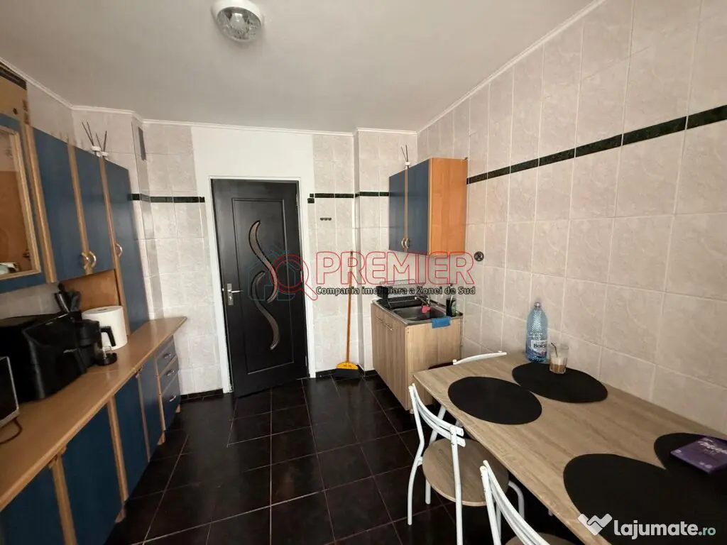 Apartament 3 camere metrou Apărătorii Patriei 