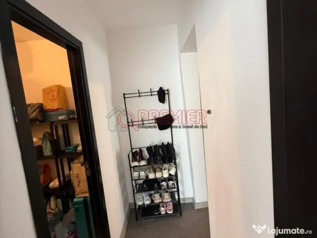 Apartament 3 camere metrou Apărătorii Patriei 