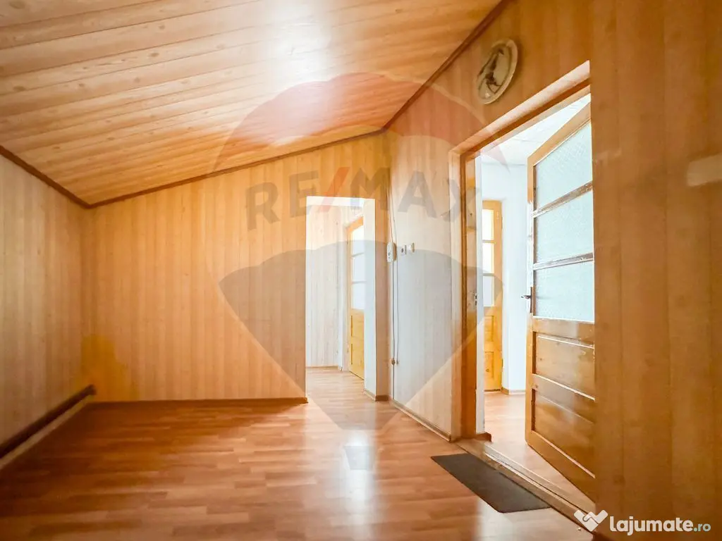 Clădire multifuncțională D+P+E+M situată în Constan?... 