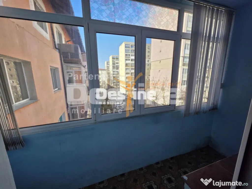 APARTAMENT 2 CAMERE, DECOMANDAT, MIRCEA CEL BATRAN, 69.990 