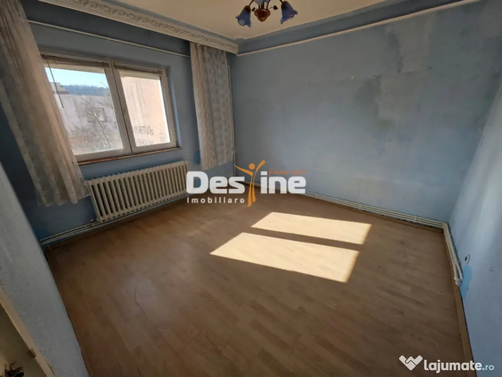 APARTAMENT 2 CAMERE, DECOMANDAT, MIRCEA CEL BATRAN, 69.990 