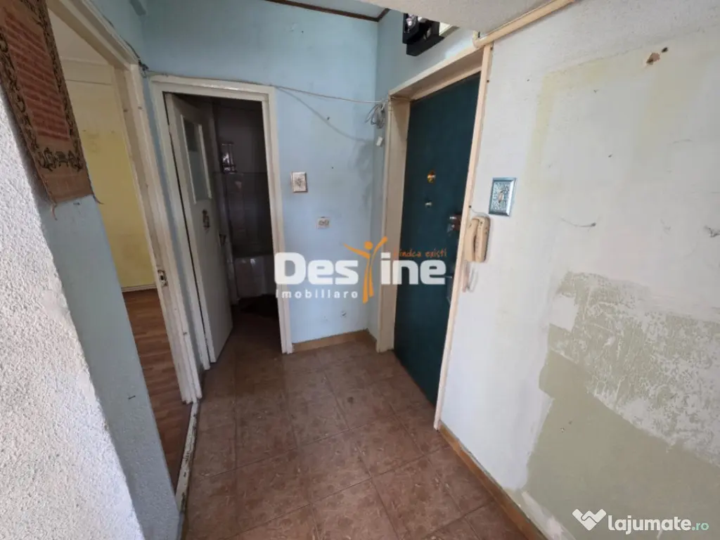 APARTAMENT 2 CAMERE, DECOMANDAT, MIRCEA CEL BATRAN, 69.990 