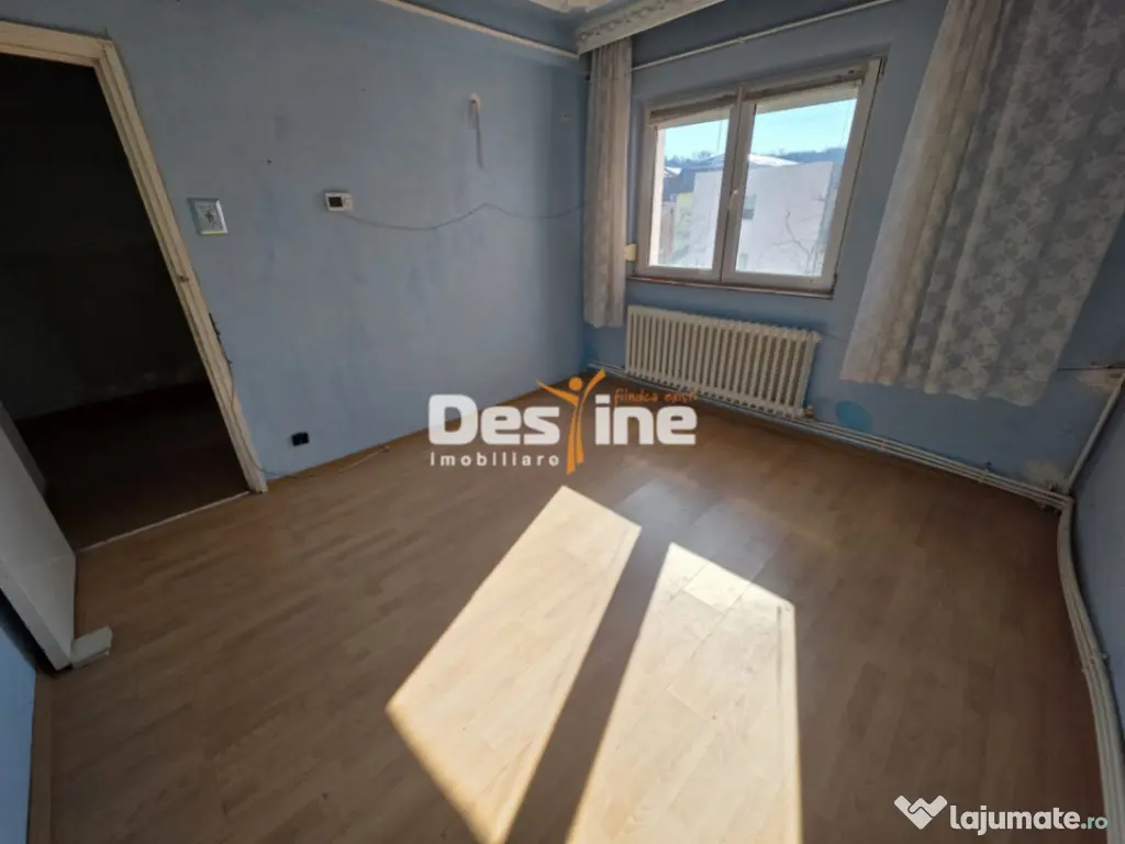 APARTAMENT 2 CAMERE, DECOMANDAT, MIRCEA CEL BATRAN, 69.990 