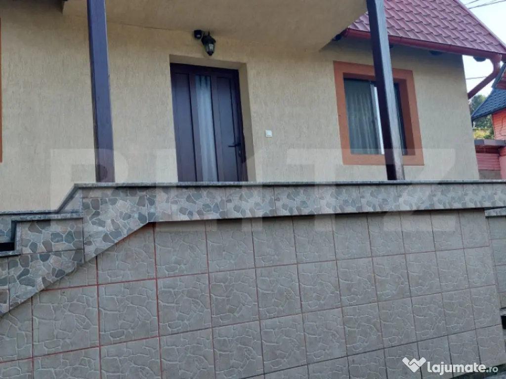 Casă de vânzare în Vatra Dornei, 65 mp amprenta la sol 