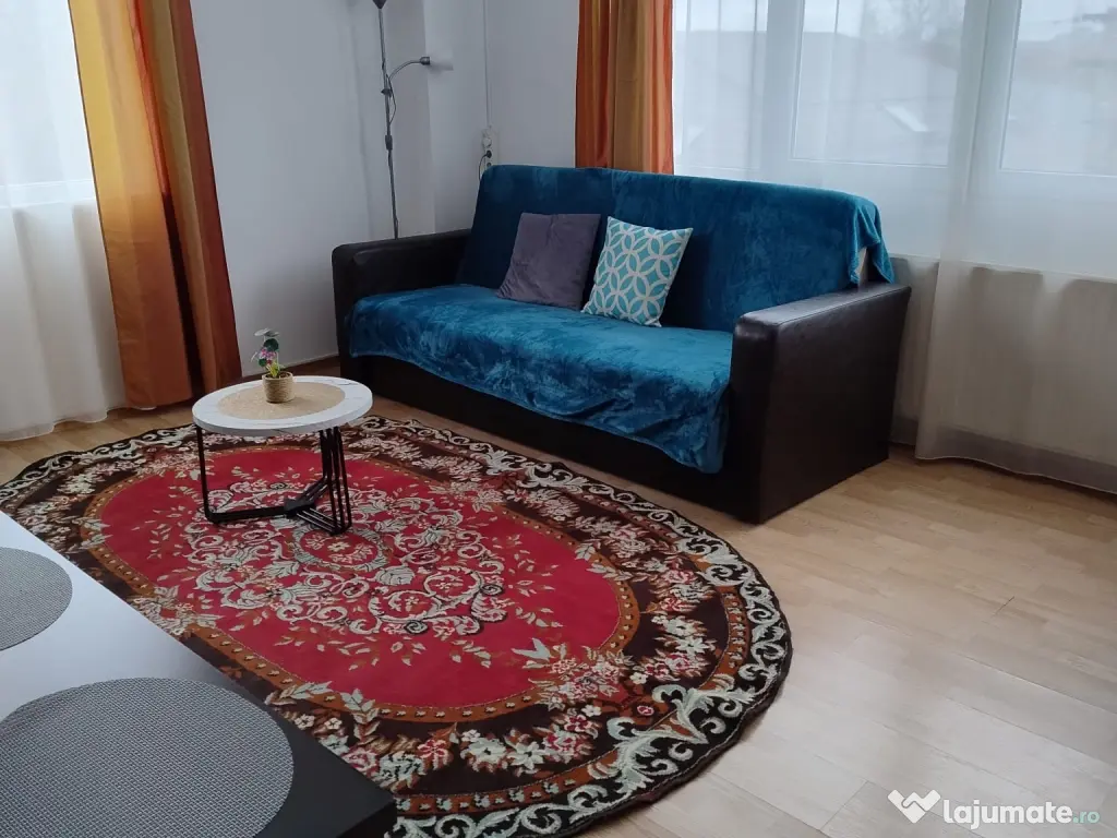 Închiriez apartament zona Iris 