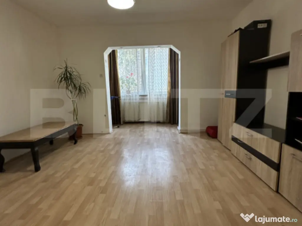 Apartament de vanzare – 3 camere – Dambu Pietros 