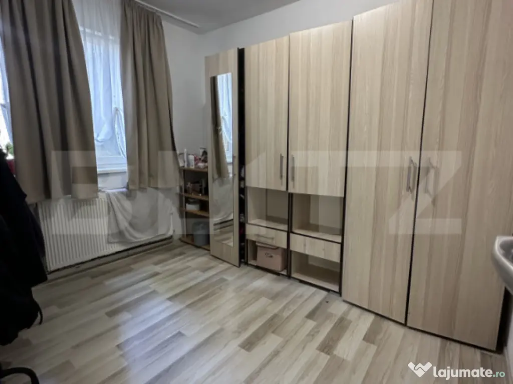 Apartament de vanzare – 3 camere – Dambu Pietros 