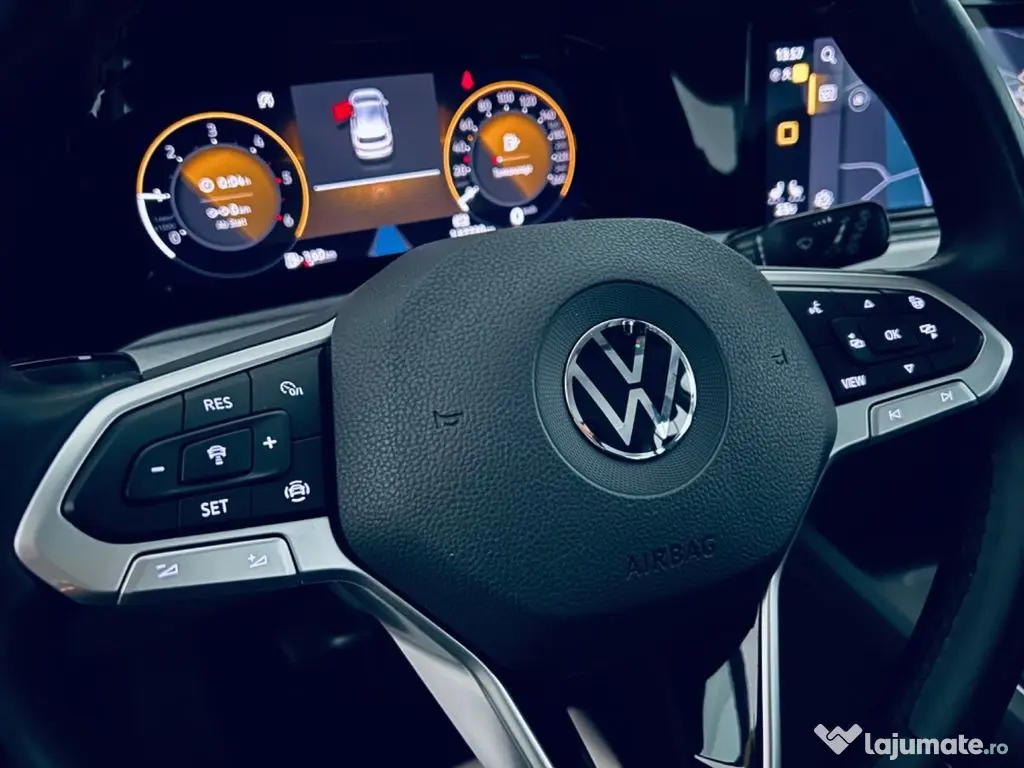 VW Golf 8 2.0 TDI - IMPECABIL - Istoric reprezentanta 