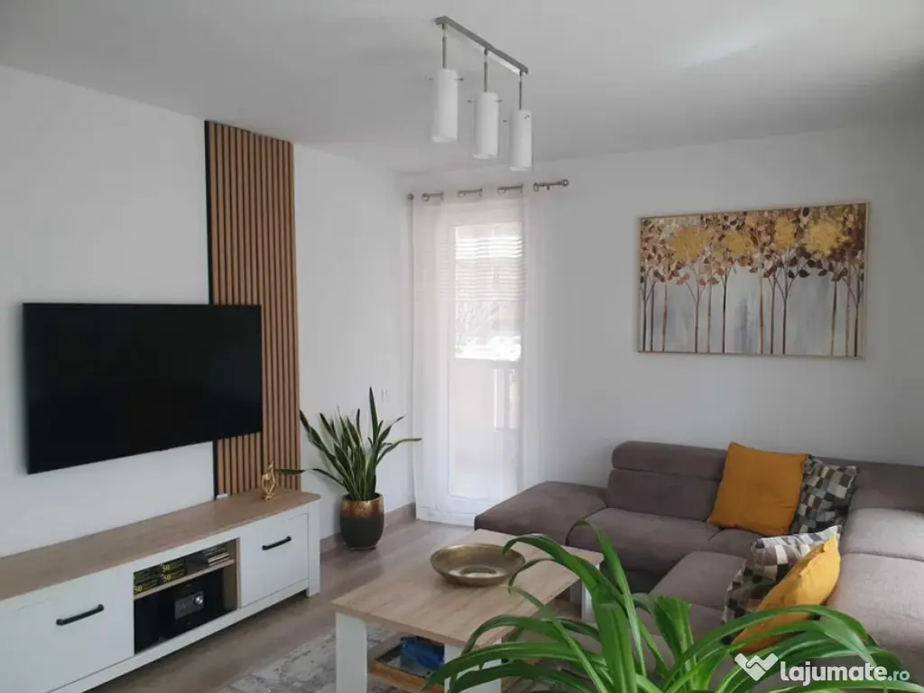 Apartament 3 camere, decomandat - zona Racadau 