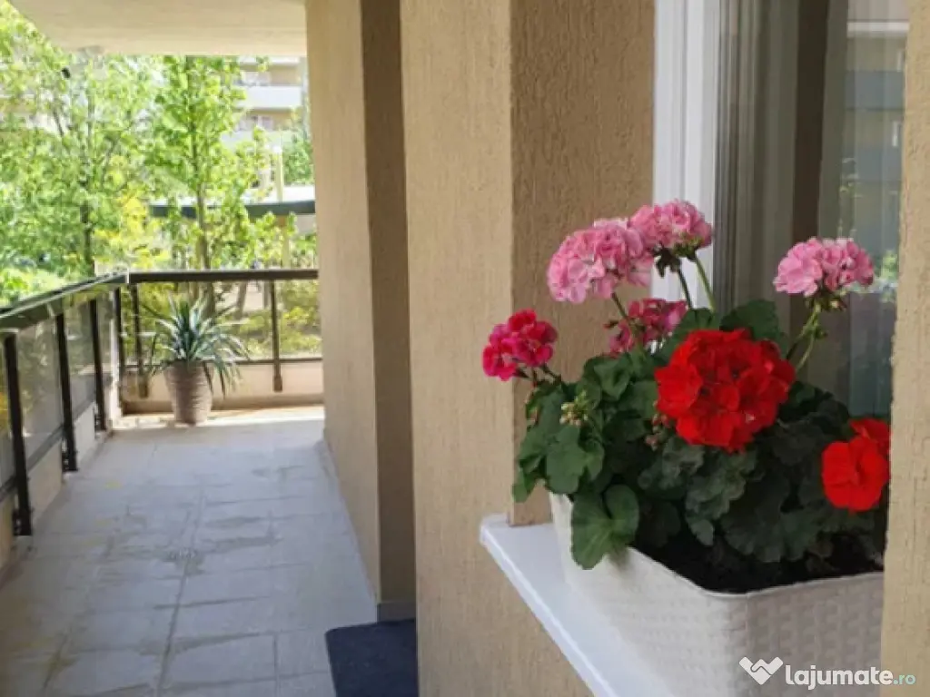 Apartament 3 camere, decomandat - zona Racadau 