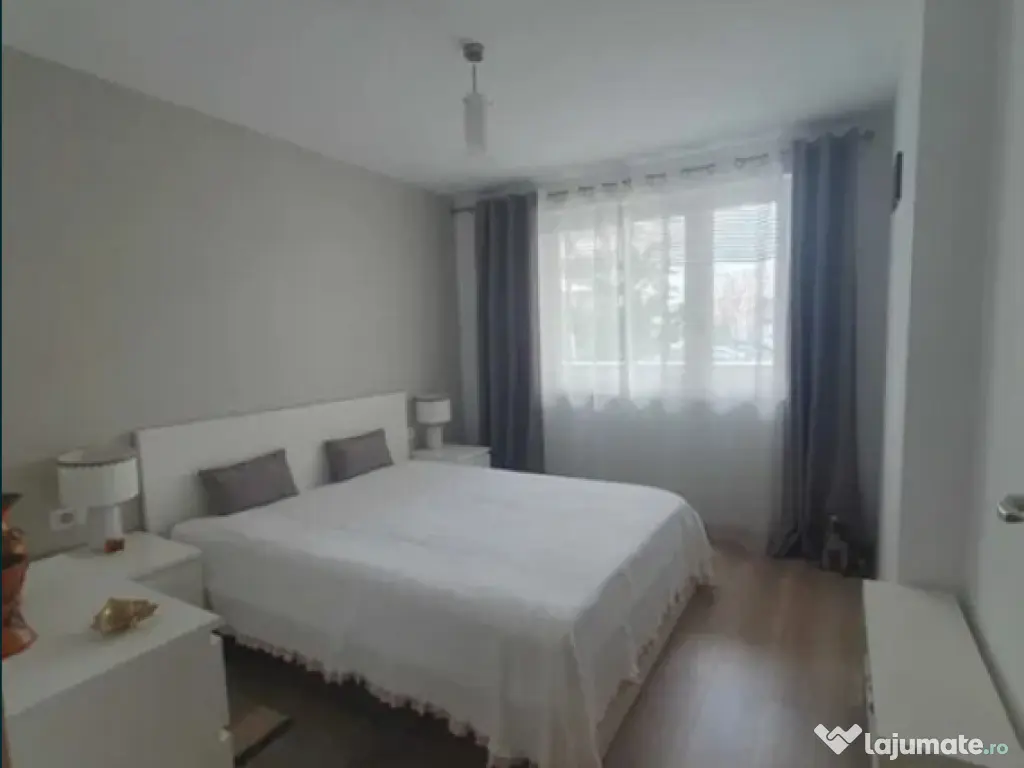 Apartament 3 camere, decomandat - zona Racadau 