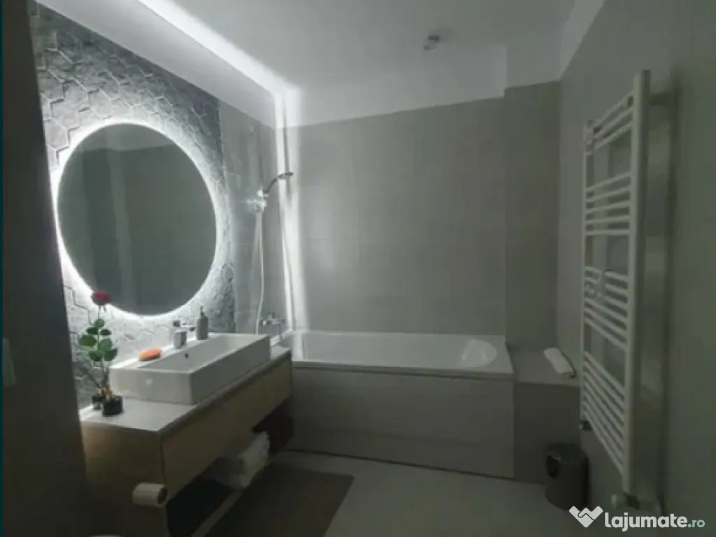 Apartament 3 camere, decomandat - zona Racadau 