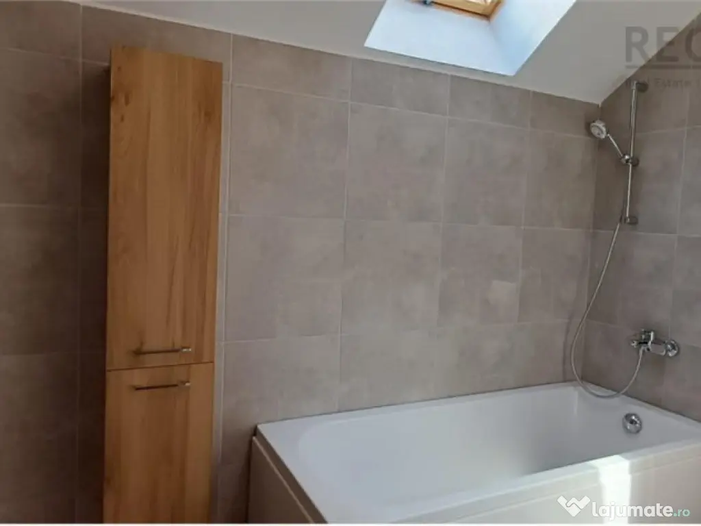 Penthouse 3 camere cu terasa mare si loc de parcare Florilor 