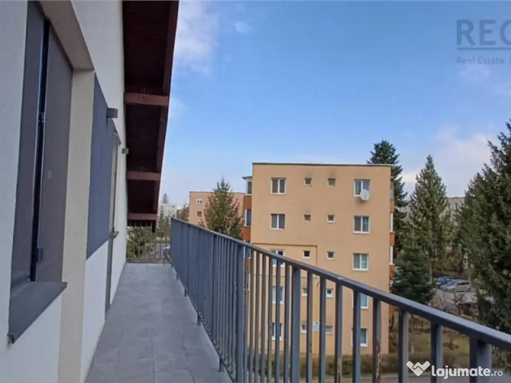 Penthouse 3 camere cu terasa mare si loc de parcare Florilor 