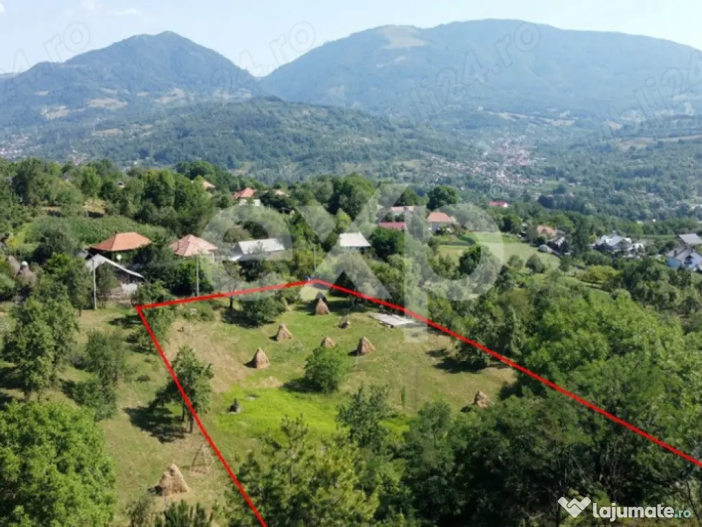 Teren în comuna Corbeni