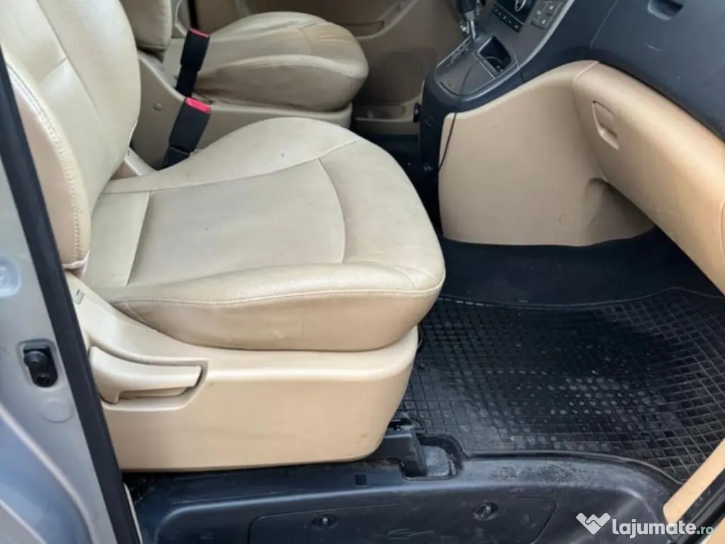Hyundai H1 Starex, 2019, 8 locuri, Motor defect! 