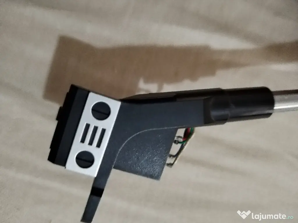 Doză cu ac și braț de pick-up 