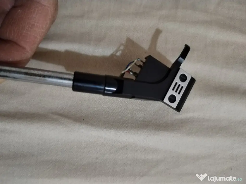 Doză cu ac și braț de pick-up 