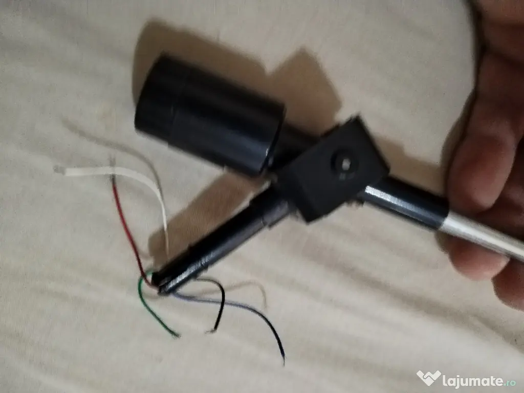 Doză cu ac și braț de pick-up 