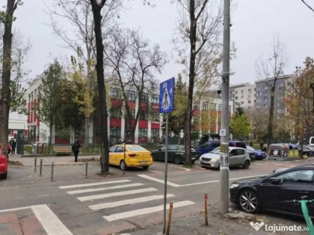 Metrou 1 Decembrie 1918, 3 cam, et. 1/4, bloc reabilitat