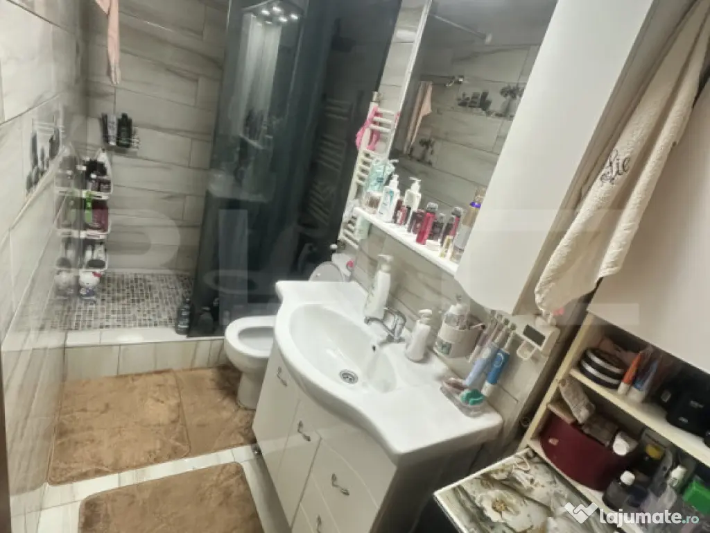 Apartament 3 camere decomandat, etaj 3/4, renovat ,zonă exc 