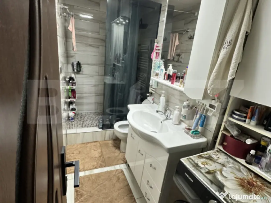 Apartament 3 camere decomandat, etaj 3/4, renovat ,zonă exc 