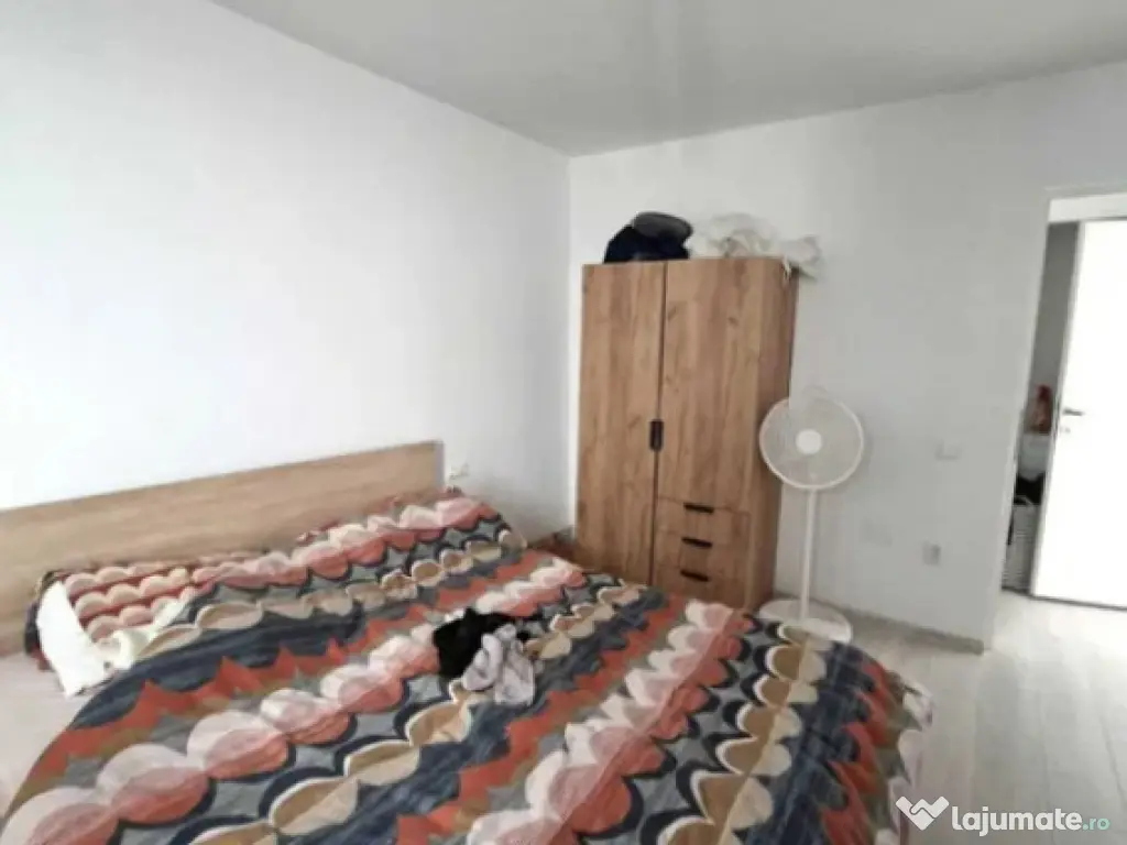 Apartament 2 camere, semidecomandat - zona Garii 