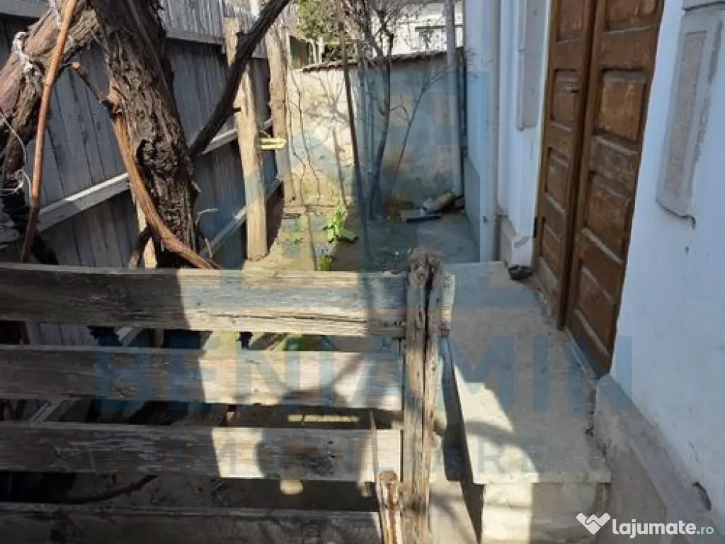 Casa in oras zona Promenada strada Raului 257mp utilitati 