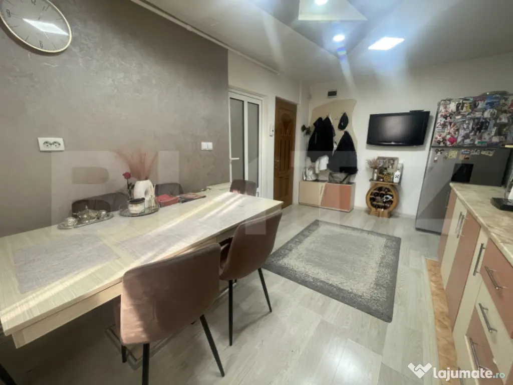 Apartament 3 camere, zona Dumbrava 