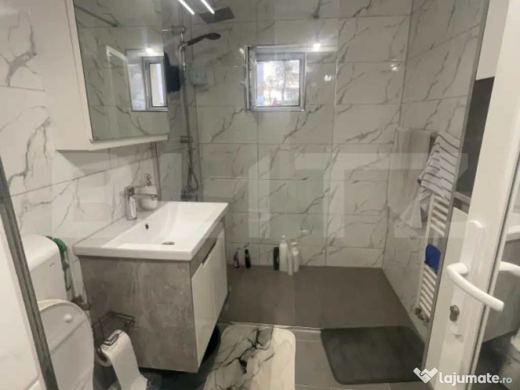 Apartament 3 camere, zona Dumbrava 