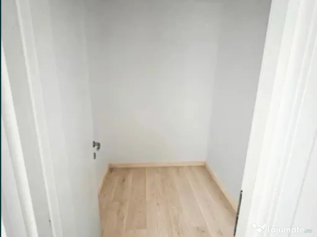 Apartament 2 camere, decomandat - zona Sanpetru 