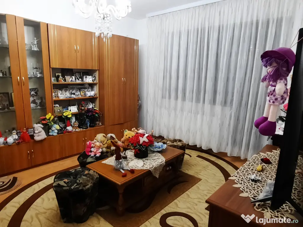 3 camere, decomandat, loc parcare, 2 bai, 2 balcoane, boxa, lift 