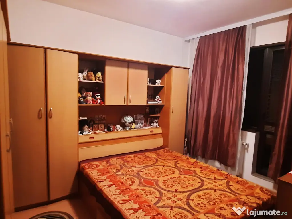 3 camere, decomandat, loc parcare, 2 bai, 2 balcoane, boxa, lift 