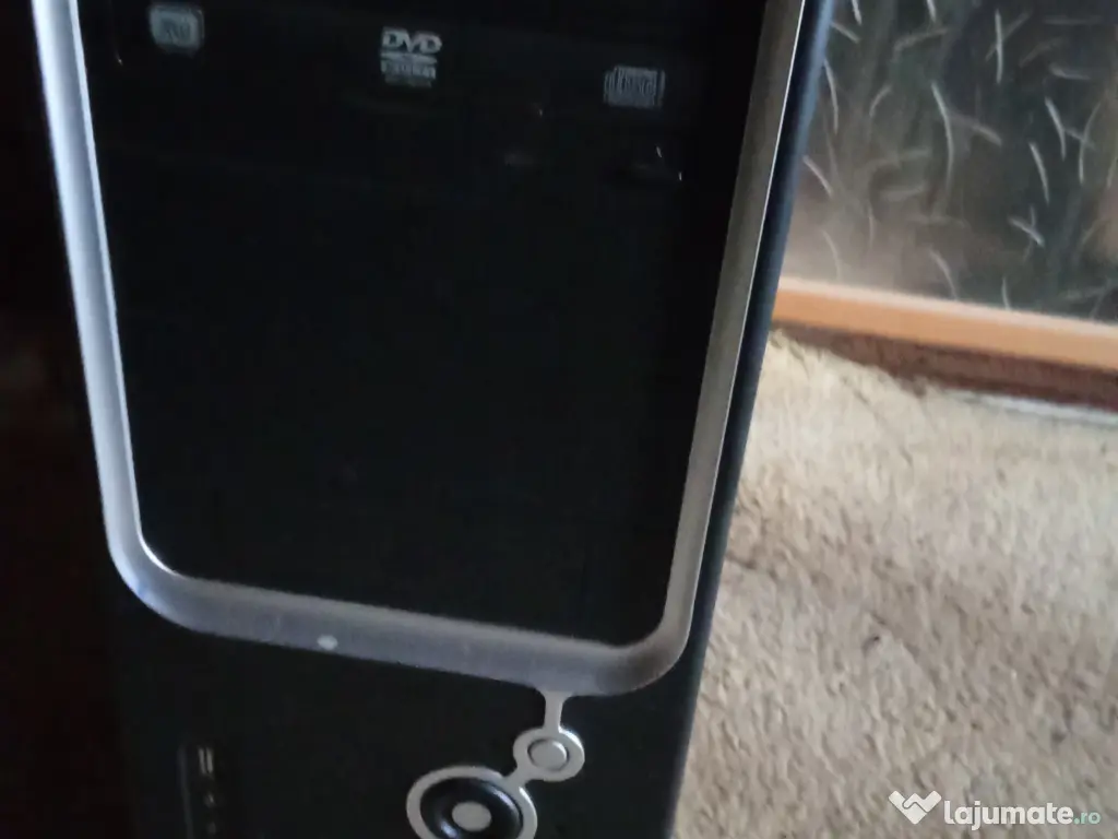 Vând sisteme Pc și monitoare 