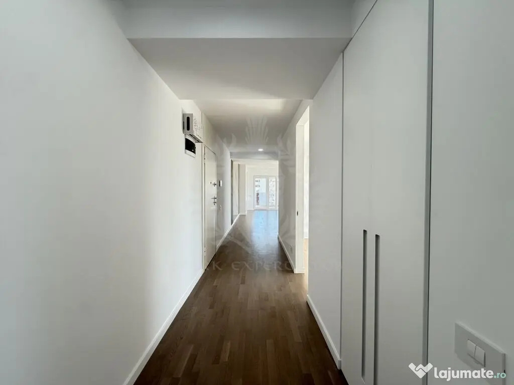 Apartament 3 camere de lux, parcare inclusa, Central