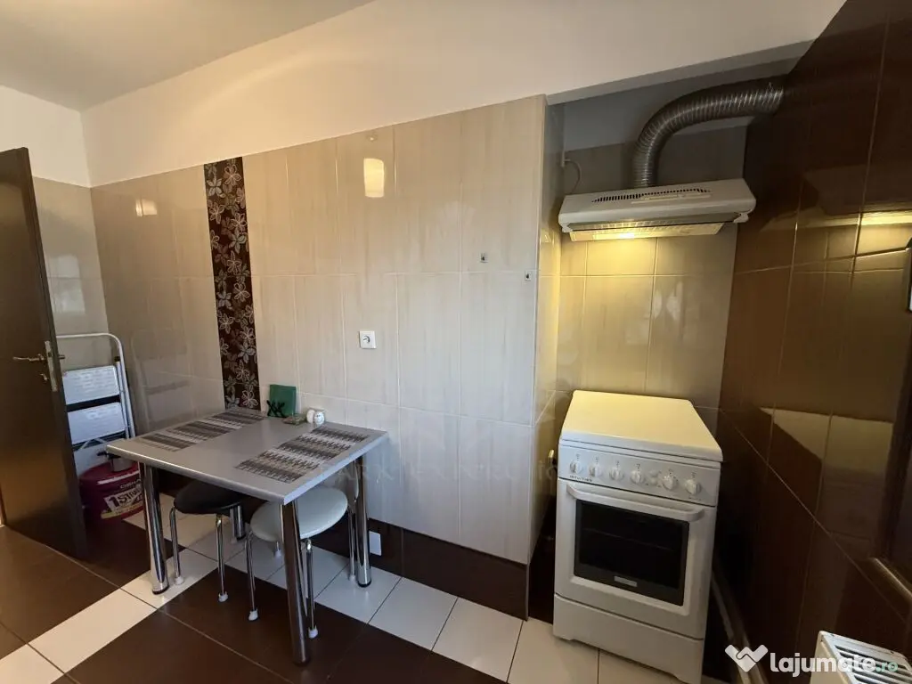 Apartament 2 camere, spațios, zona Republicii - Caraiman 