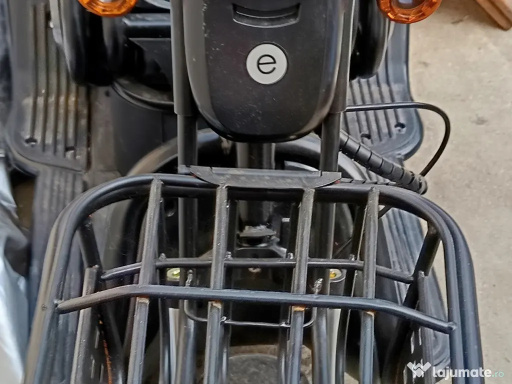 Vând scuter electric 