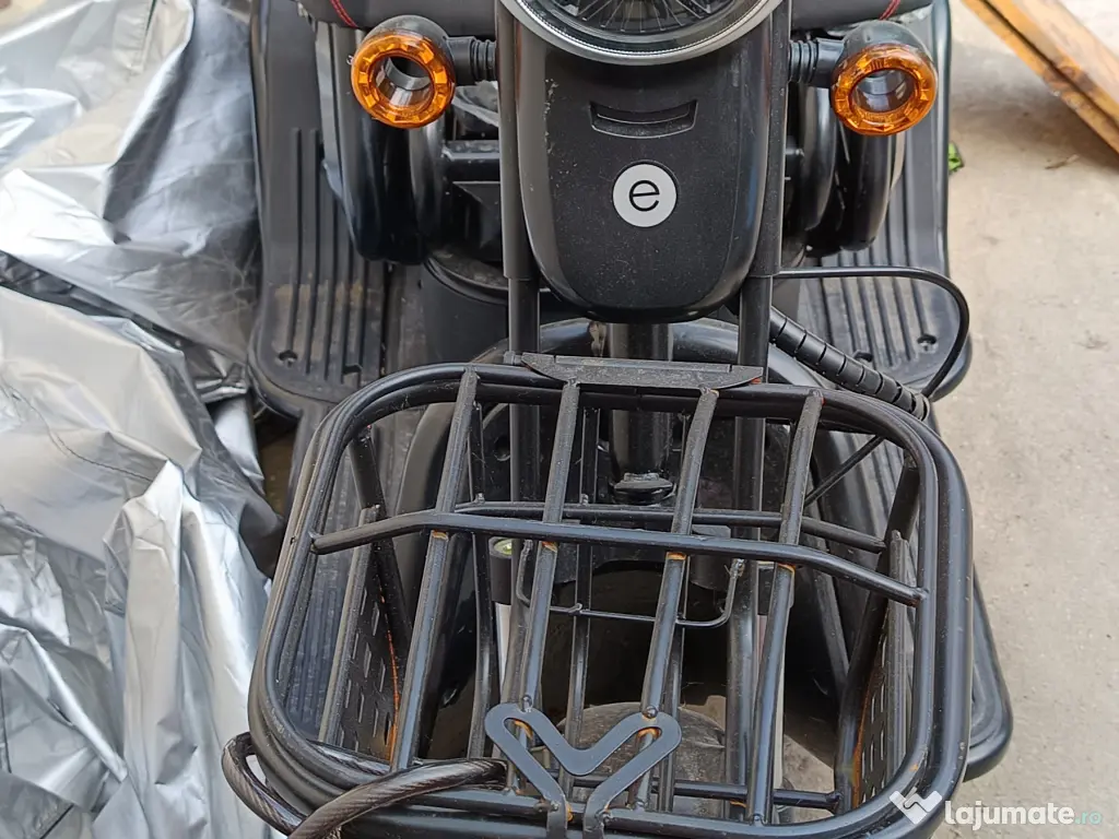 Vând scuter electric 