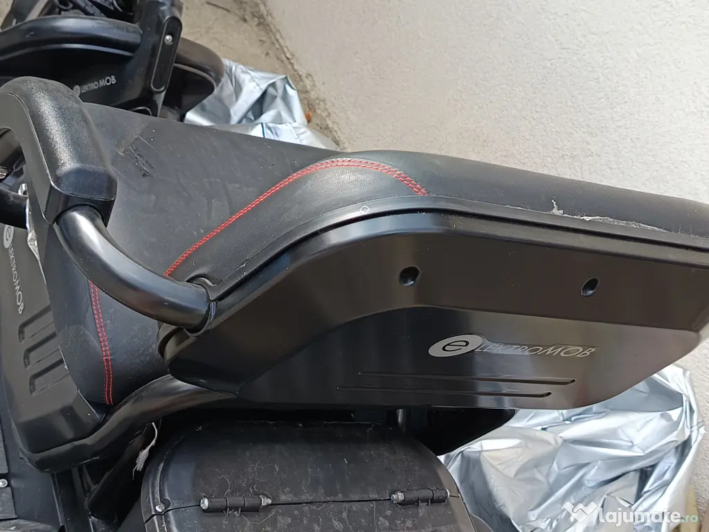 Vând scuter electric 