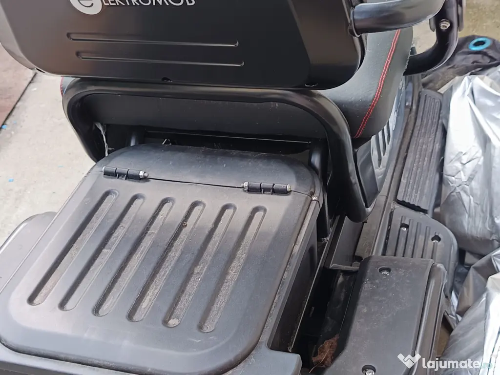 Vând scuter electric 