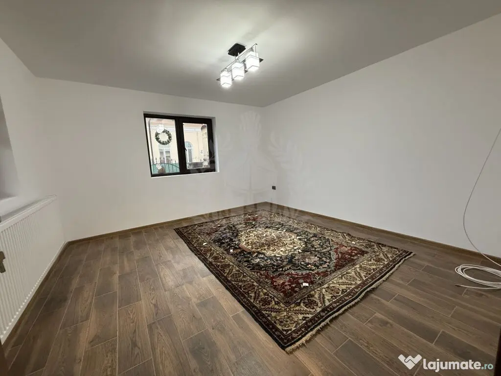 Casa noua de inchiriat, spațiu comercial/ locuinta, zona 