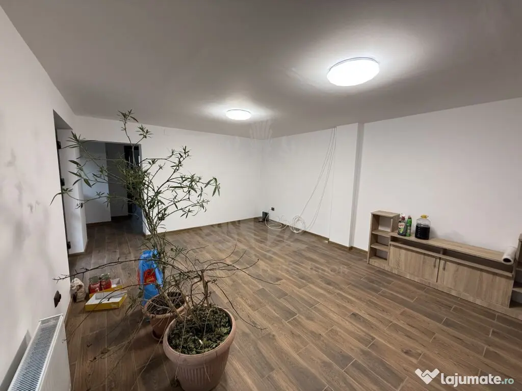 Casa noua de inchiriat, spațiu comercial/ locuinta, zona 