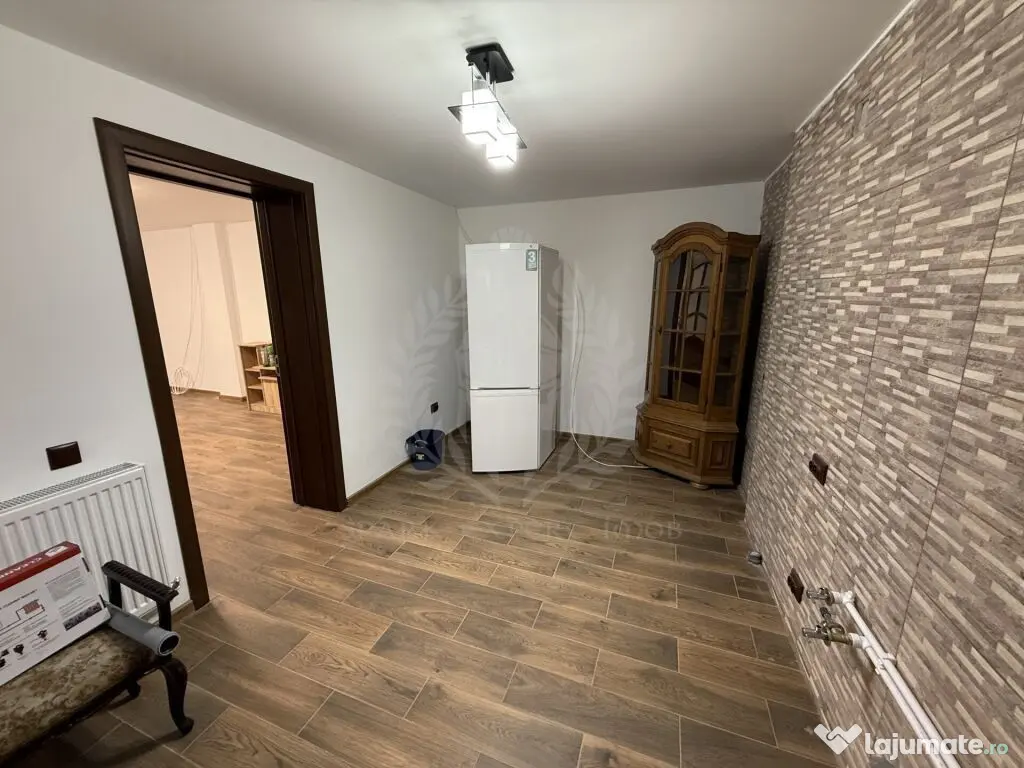 Casa noua de inchiriat, spațiu comercial/ locuinta, zona 