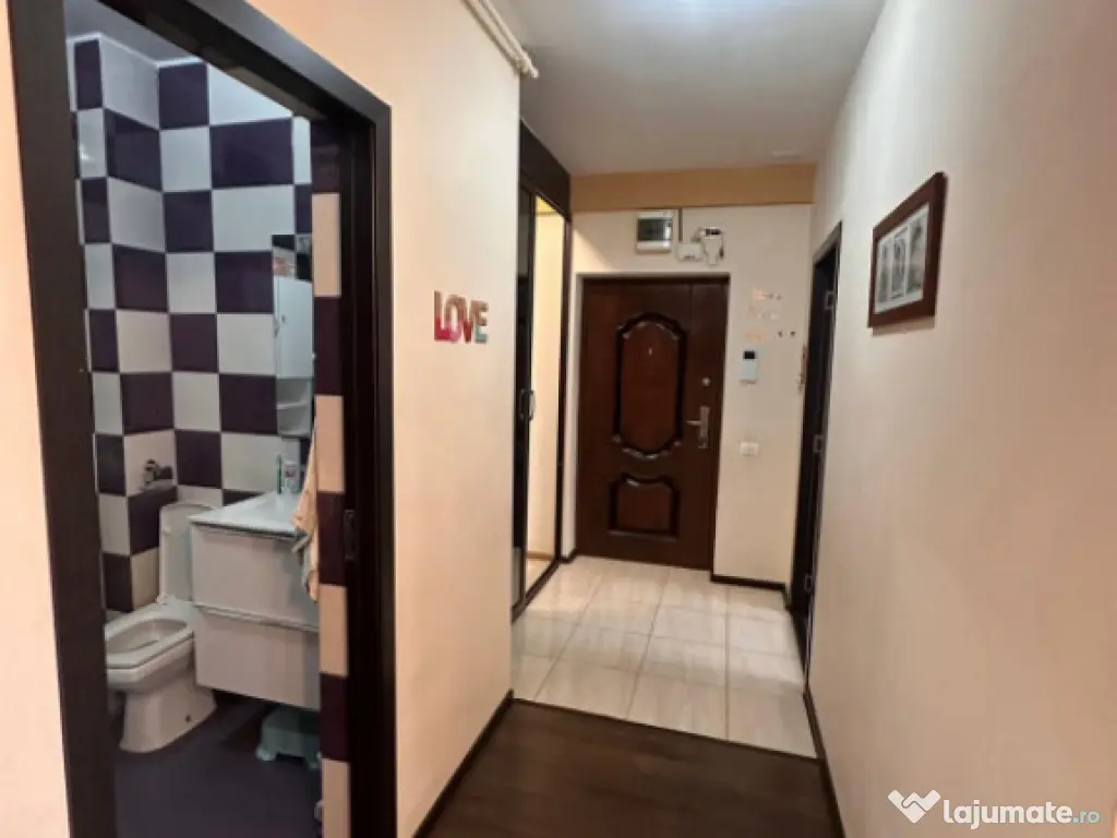 Apartament 2 camere, situat in zona Far - Centrul de Scafan 