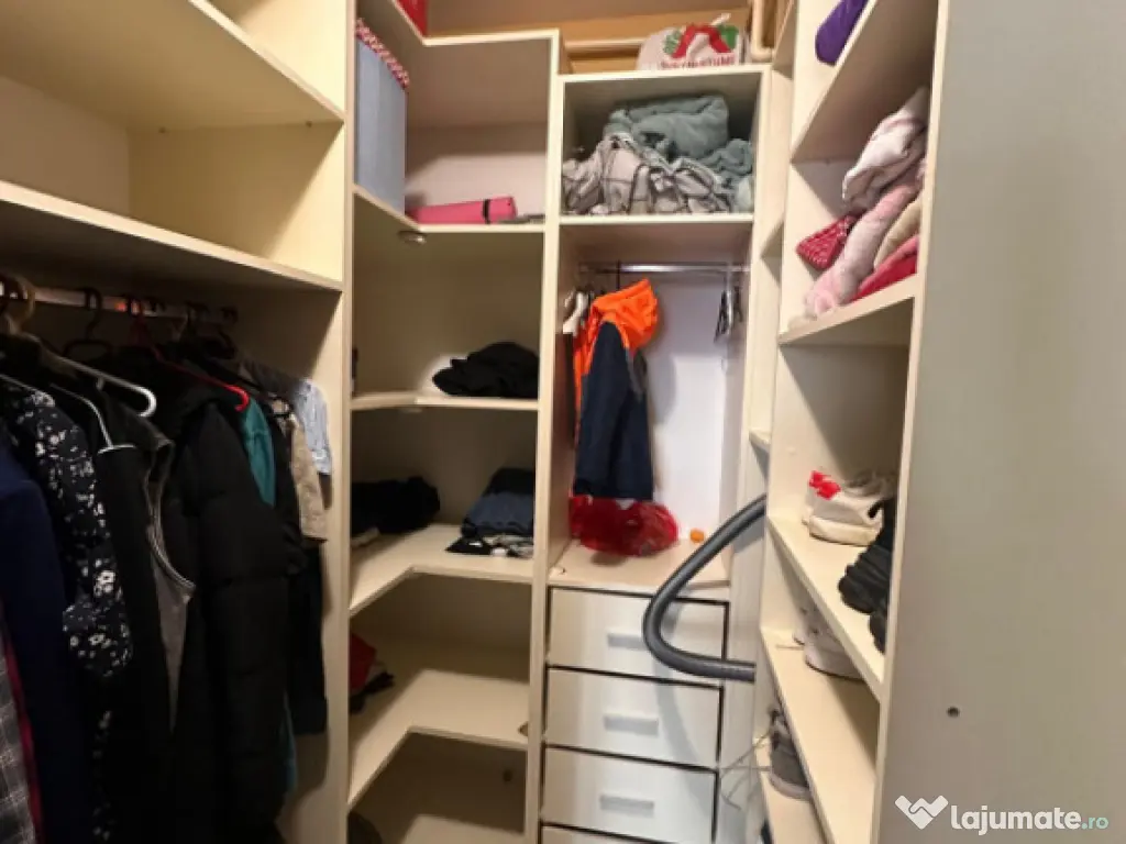 Apartament 2 camere, situat in zona Far - Centrul de Scafan 