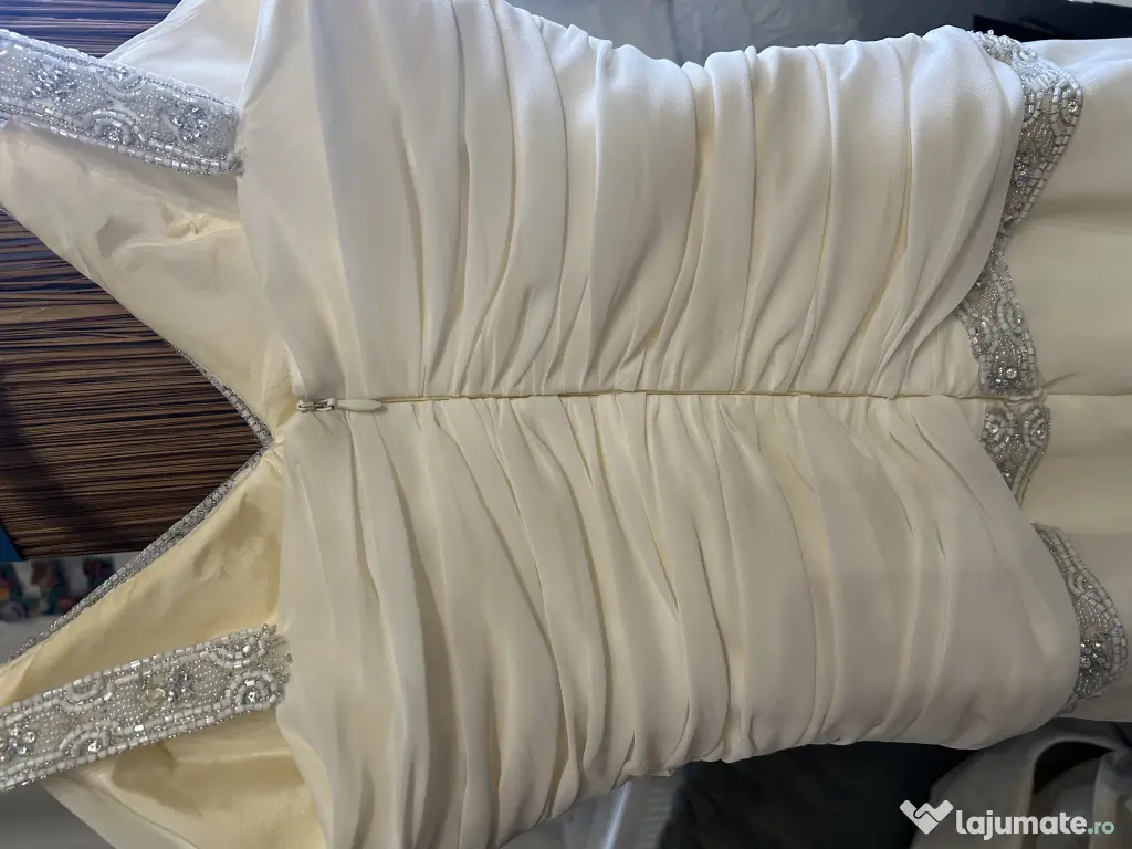 Rochie mireasa-ocazie 