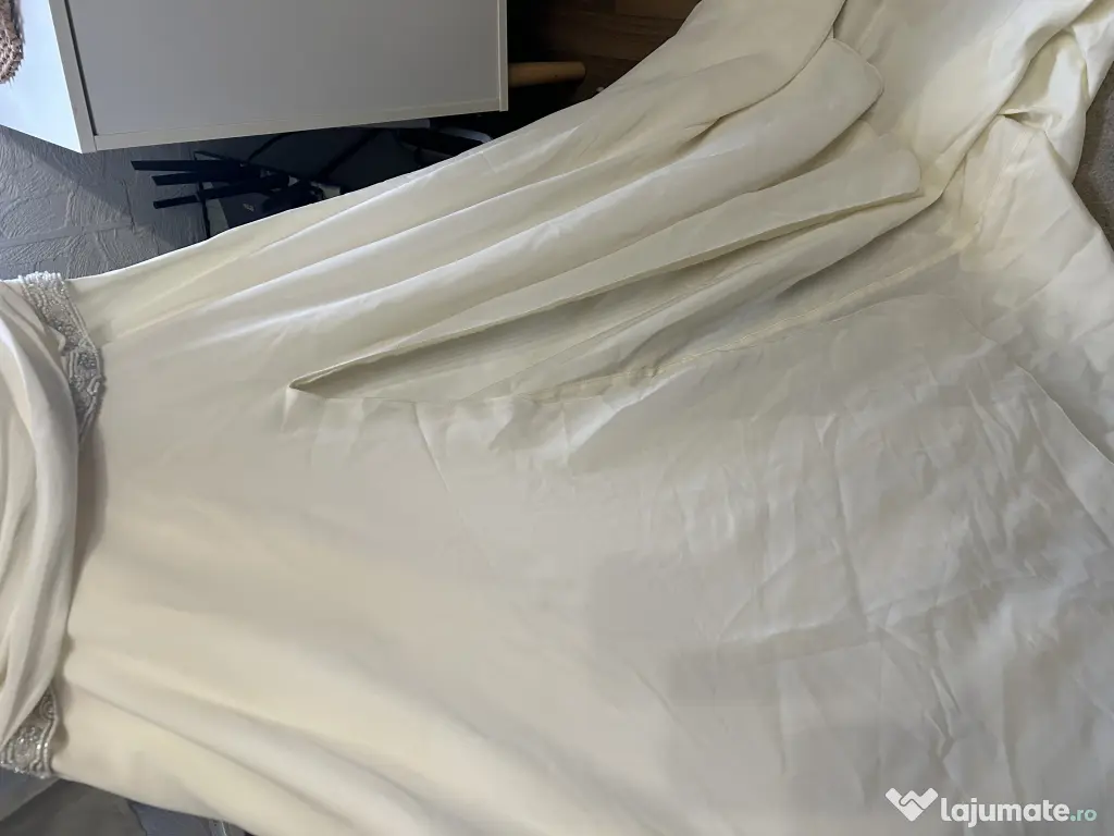 Rochie mireasa-ocazie 